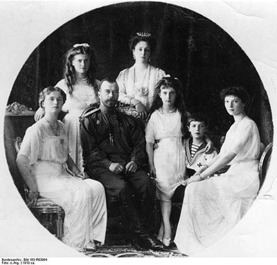 Nicholas II with his wife, four daughters and son (1910)